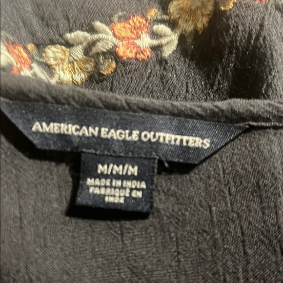 #28 American Eagle Boho Top Floral Embroidered Grey with Bell sleeves Sz M - Picture 9 of 13